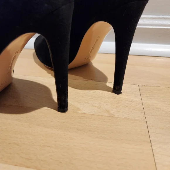 Gianvito Rossi black heels